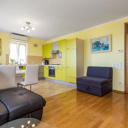 Stunning Apartment In Volosko With House Sea View Exterior photo